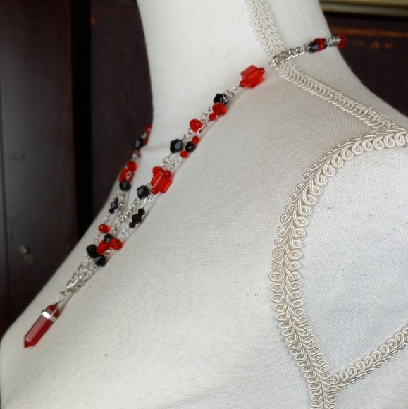 Red & black goth fairycore style beaded necklace - Picture 4 of 5